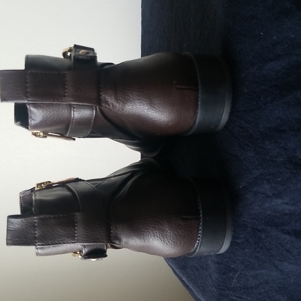 Boots - Picture 4 of 4